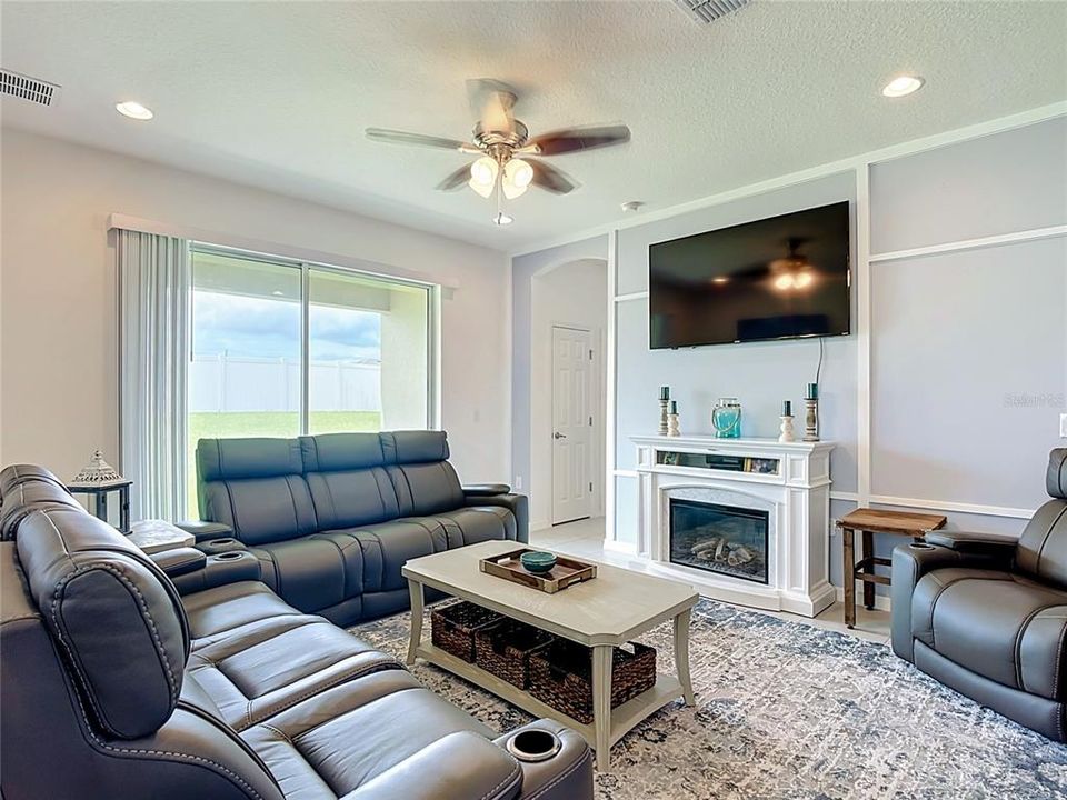 Active With Contract: $320,000 (4 beds, 2 baths, 1846 Square Feet)