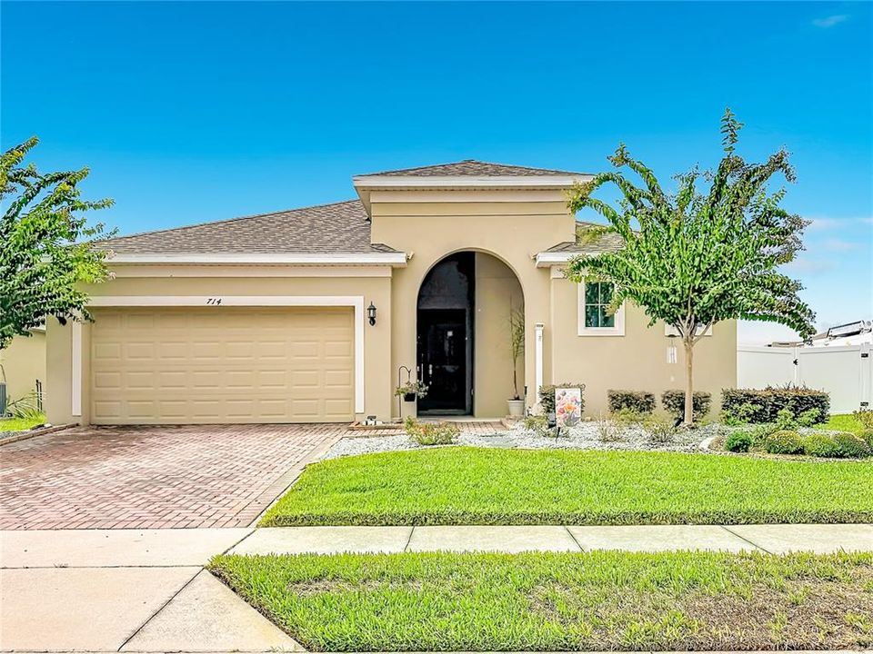 Active With Contract: $320,000 (4 beds, 2 baths, 1846 Square Feet)