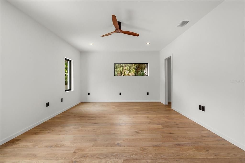 For Sale: $2,399,000 (4 beds, 4 baths, 3685 Square Feet)