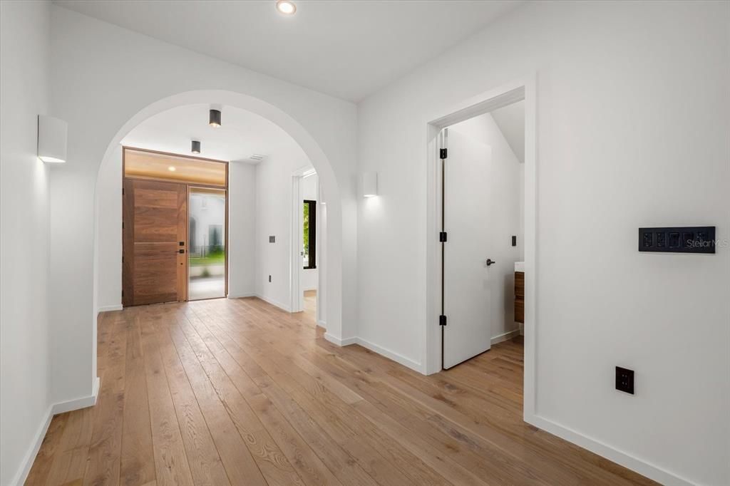 For Sale: $2,399,000 (4 beds, 4 baths, 3685 Square Feet)