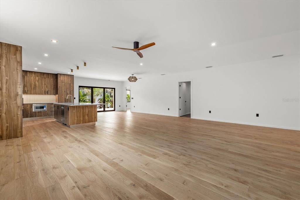 For Sale: $2,399,000 (4 beds, 4 baths, 3685 Square Feet)