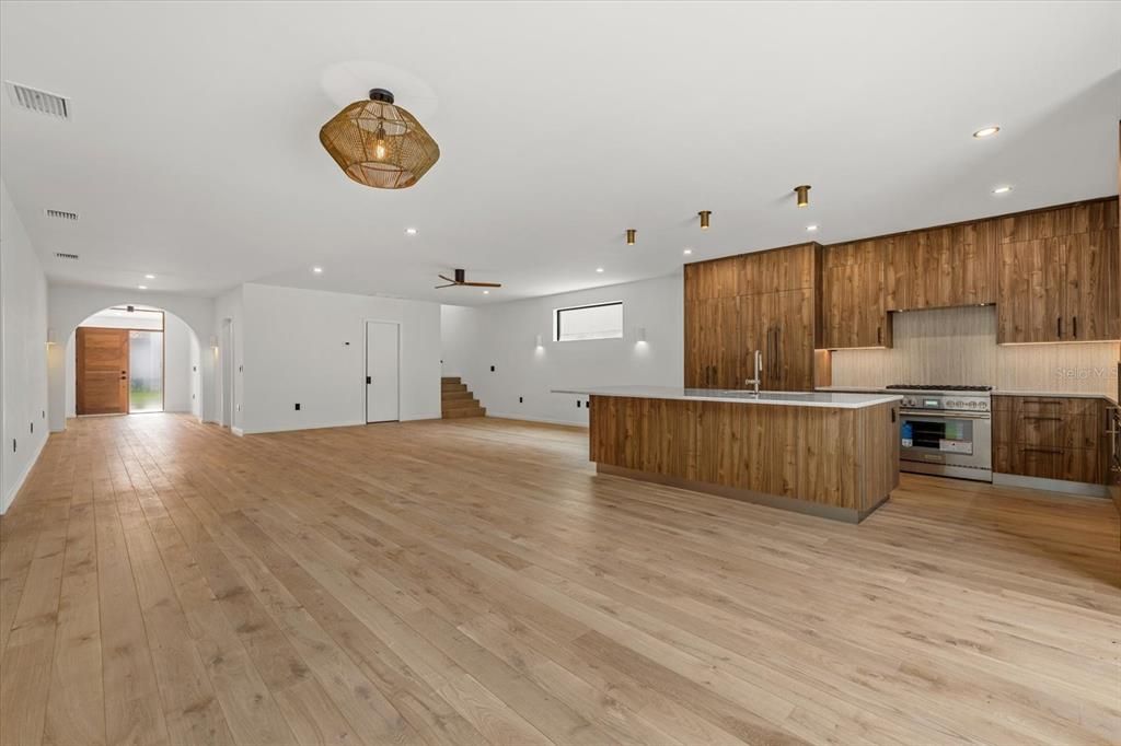 For Sale: $2,399,000 (4 beds, 4 baths, 3685 Square Feet)