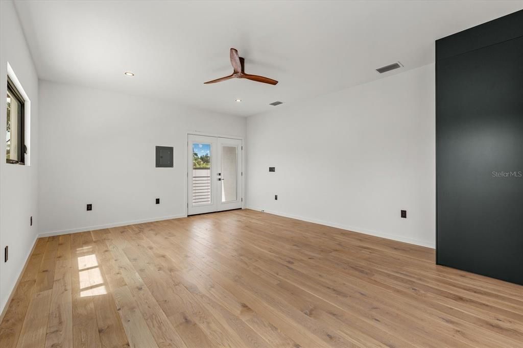 For Sale: $2,399,000 (4 beds, 4 baths, 3685 Square Feet)
