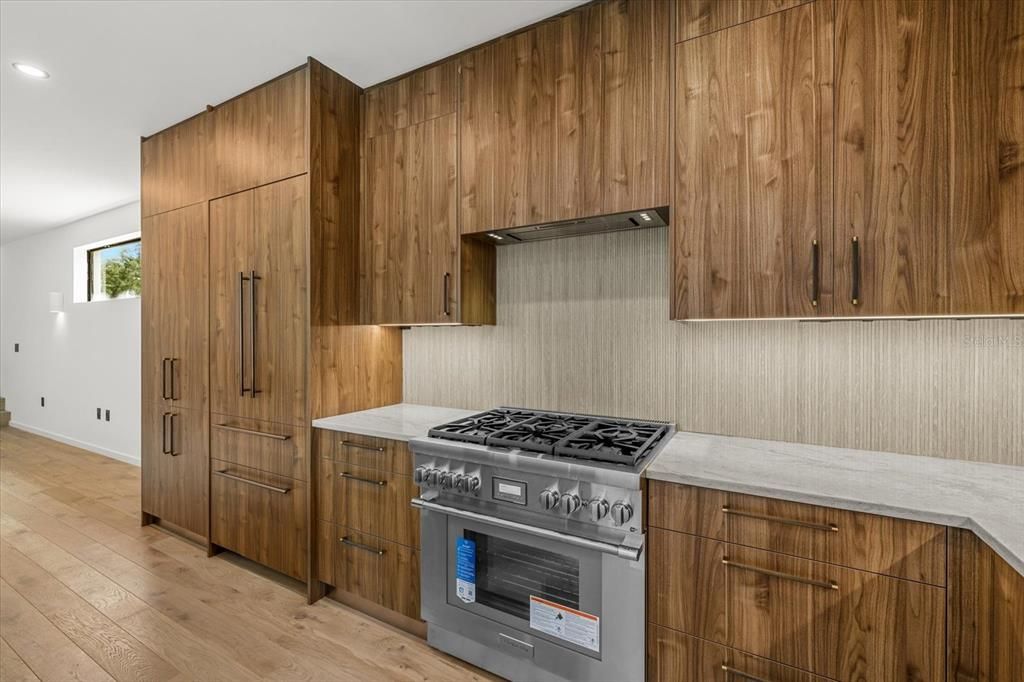 For Sale: $2,399,000 (4 beds, 4 baths, 3685 Square Feet)