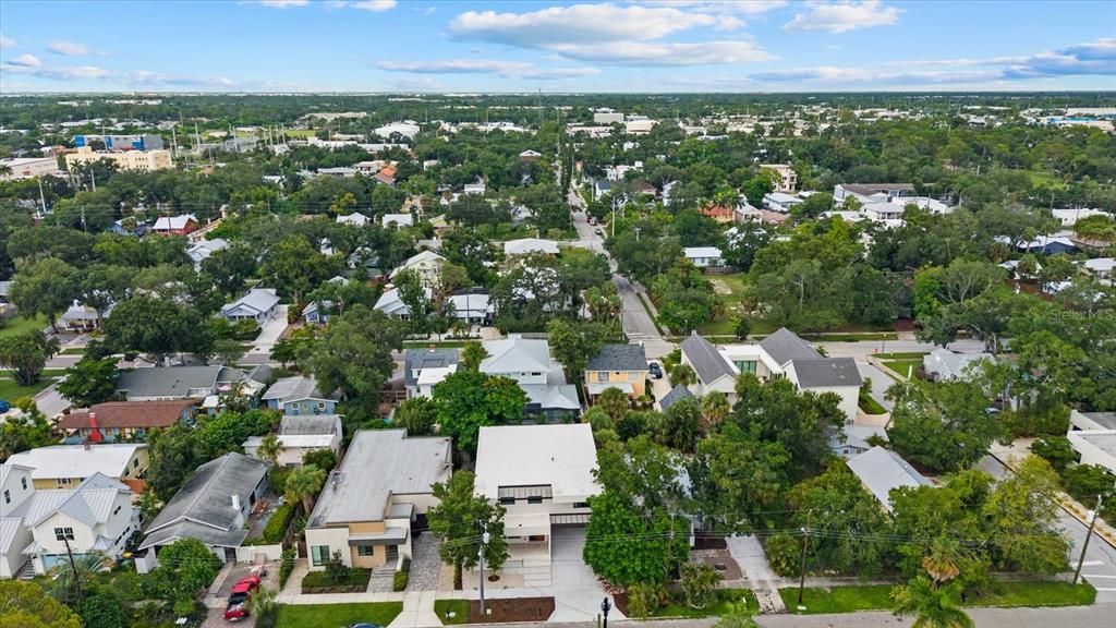 For Sale: $2,399,000 (4 beds, 4 baths, 3685 Square Feet)