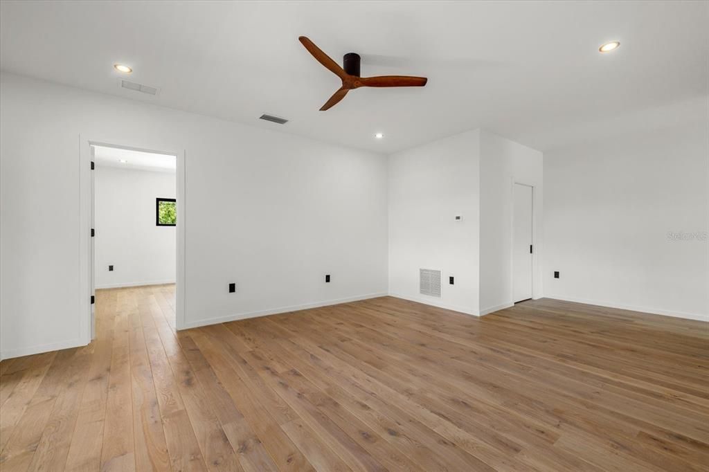 For Sale: $2,399,000 (4 beds, 4 baths, 3685 Square Feet)