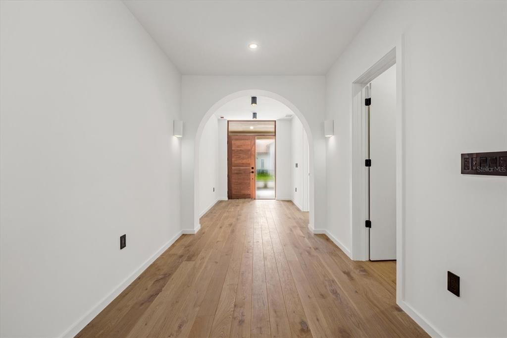 For Sale: $2,399,000 (4 beds, 4 baths, 3685 Square Feet)