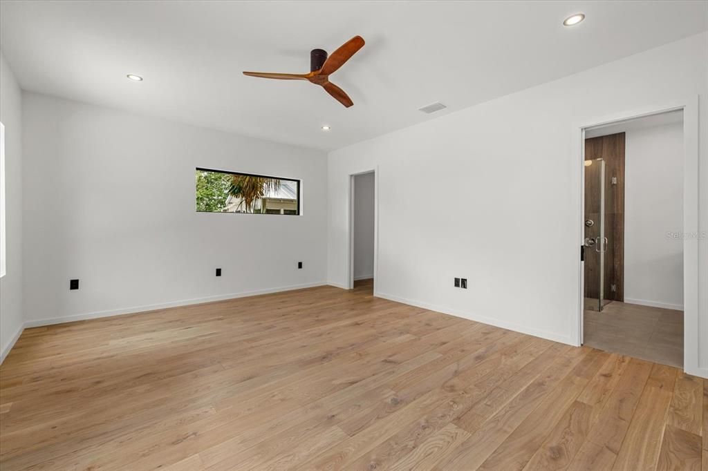 For Sale: $2,399,000 (4 beds, 4 baths, 3685 Square Feet)