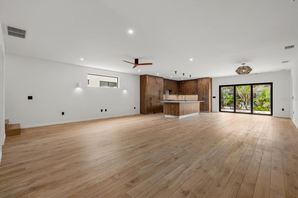 For Sale: $2,399,000 (4 beds, 4 baths, 3685 Square Feet)