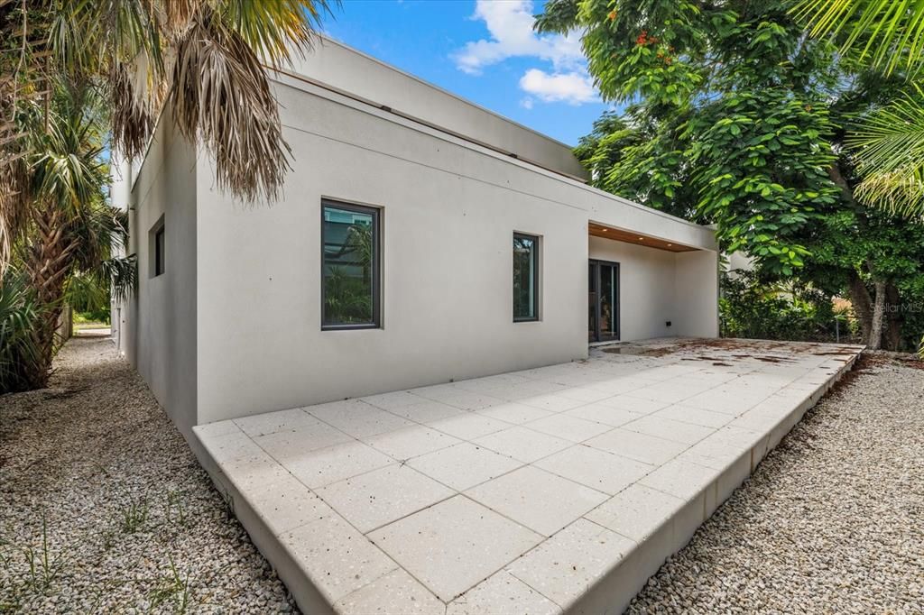 For Sale: $2,399,000 (4 beds, 4 baths, 3685 Square Feet)