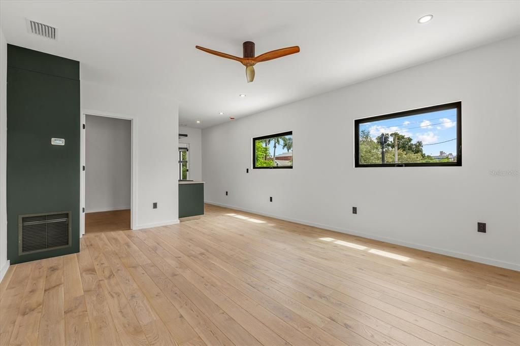 For Sale: $2,399,000 (4 beds, 4 baths, 3685 Square Feet)