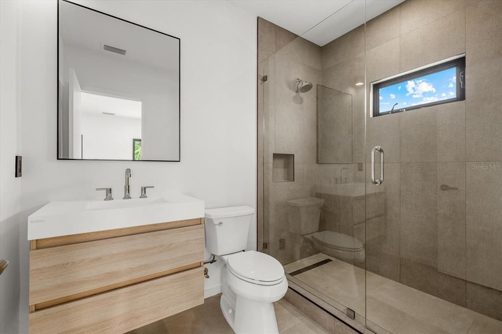For Sale: $2,399,000 (4 beds, 4 baths, 3685 Square Feet)