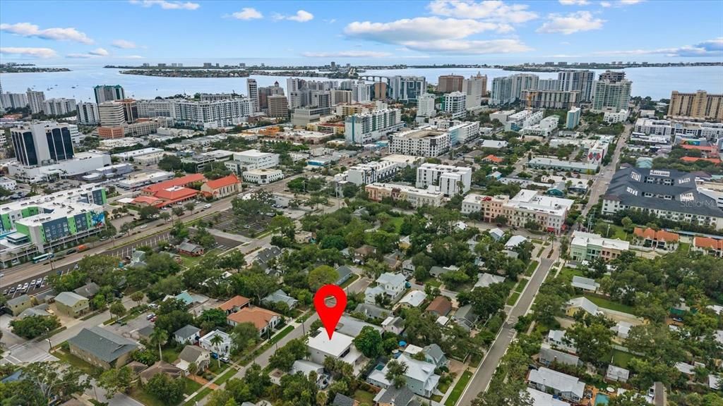 For Sale: $2,399,000 (4 beds, 4 baths, 3685 Square Feet)