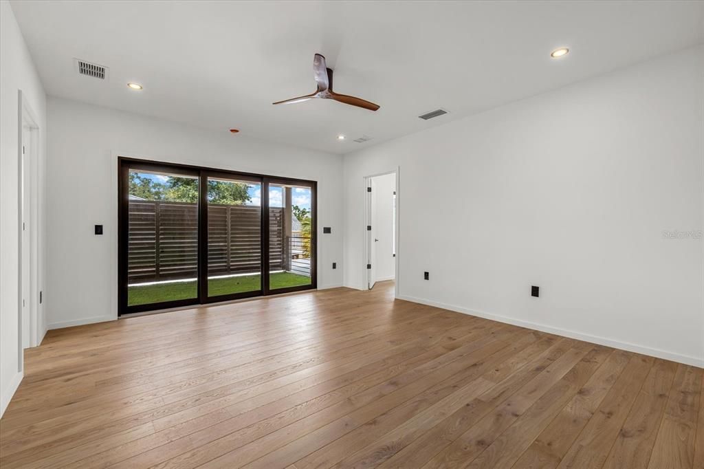 For Sale: $2,399,000 (4 beds, 4 baths, 3685 Square Feet)
