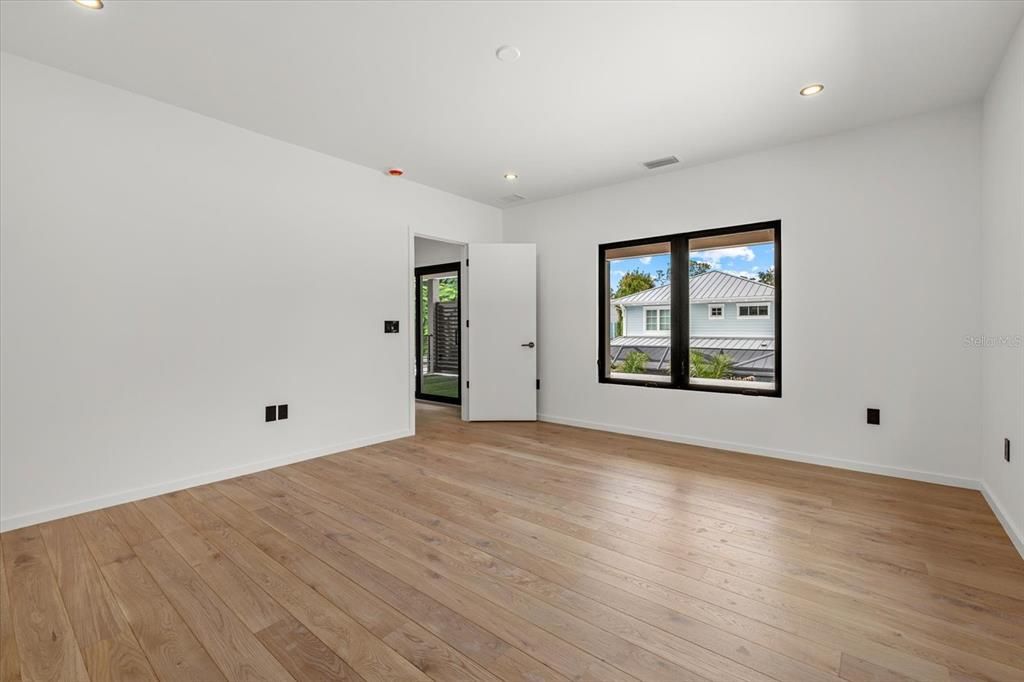 For Sale: $2,399,000 (4 beds, 4 baths, 3685 Square Feet)