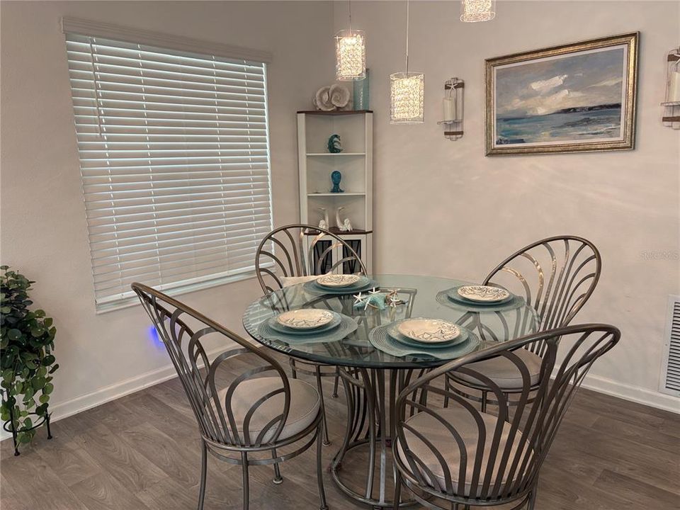 For Rent: $2,600 (2 beds, 2 baths, 1184 Square Feet)