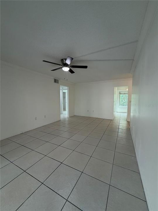 В аренду: $1,600 (2 спален, 1 ванн, 857 Квадратных фут)