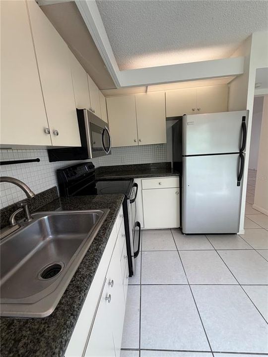 В аренду: $1,600 (2 спален, 1 ванн, 857 Квадратных фут)
