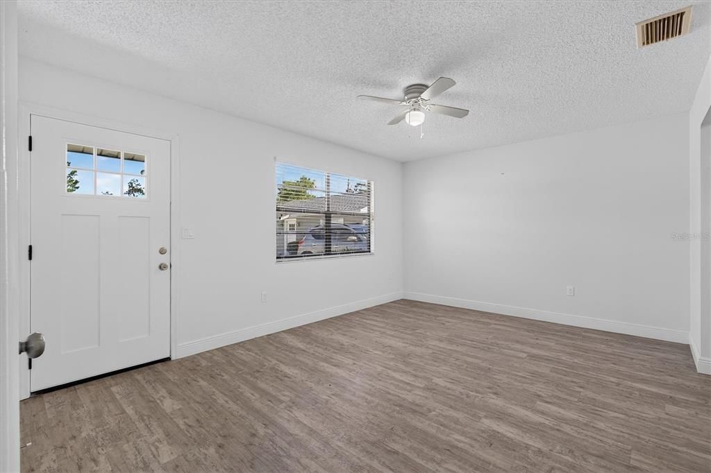 For Sale: $575,000 (6 beds, 0 baths, 2304 Square Feet)