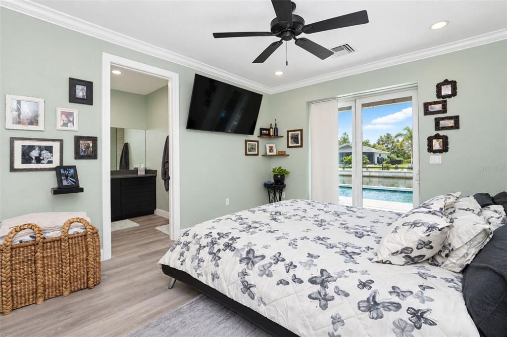 En Venta: $640,000 (3 camas, 3 baños, 1832 Pies cuadrados)