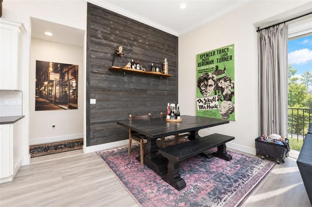 En Venta: $640,000 (3 camas, 3 baños, 1832 Pies cuadrados)