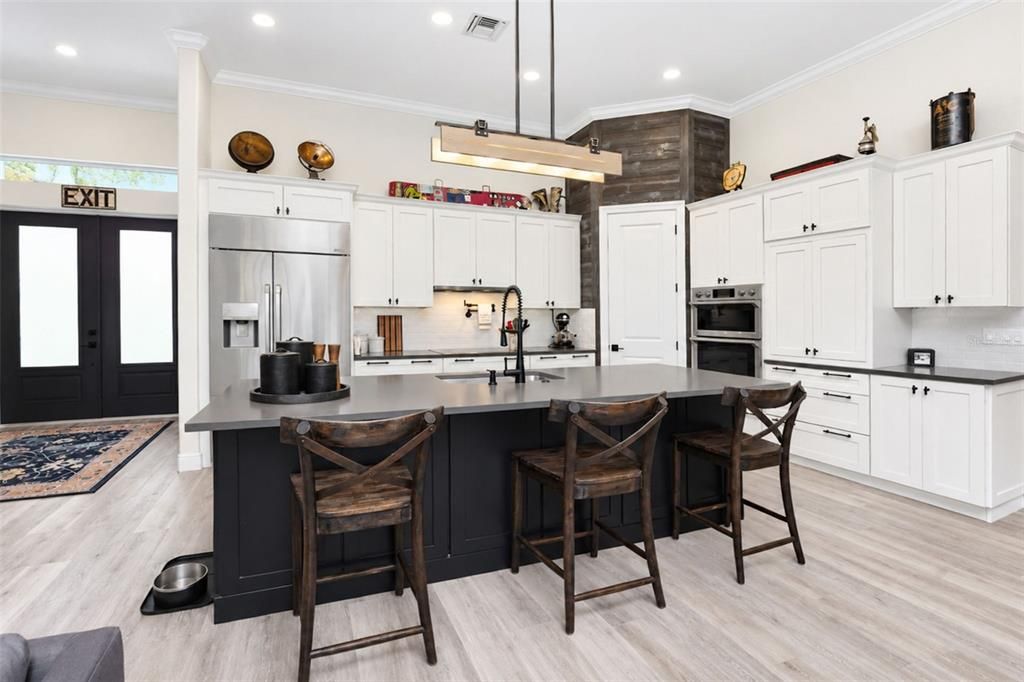 En Venta: $640,000 (3 camas, 3 baños, 1832 Pies cuadrados)