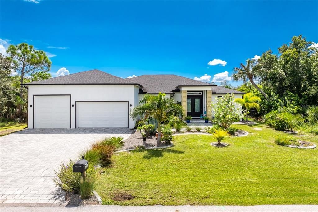 En Venta: $640,000 (3 camas, 3 baños, 1832 Pies cuadrados)