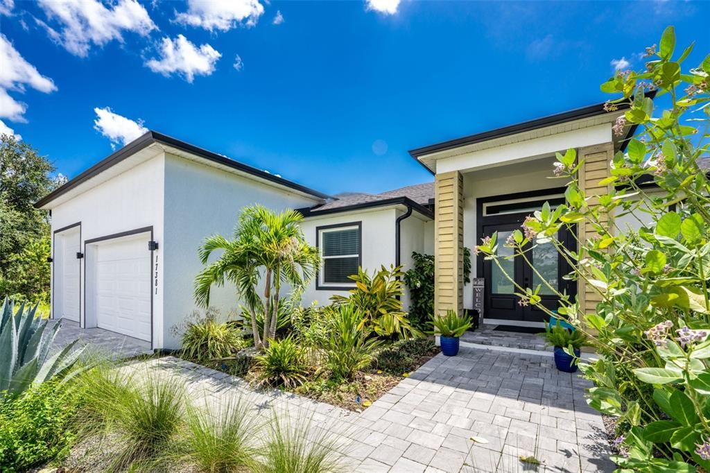 En Venta: $640,000 (3 camas, 3 baños, 1832 Pies cuadrados)