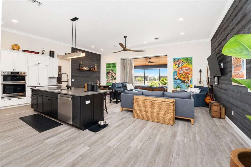 En Venta: $640,000 (3 camas, 3 baños, 1832 Pies cuadrados)