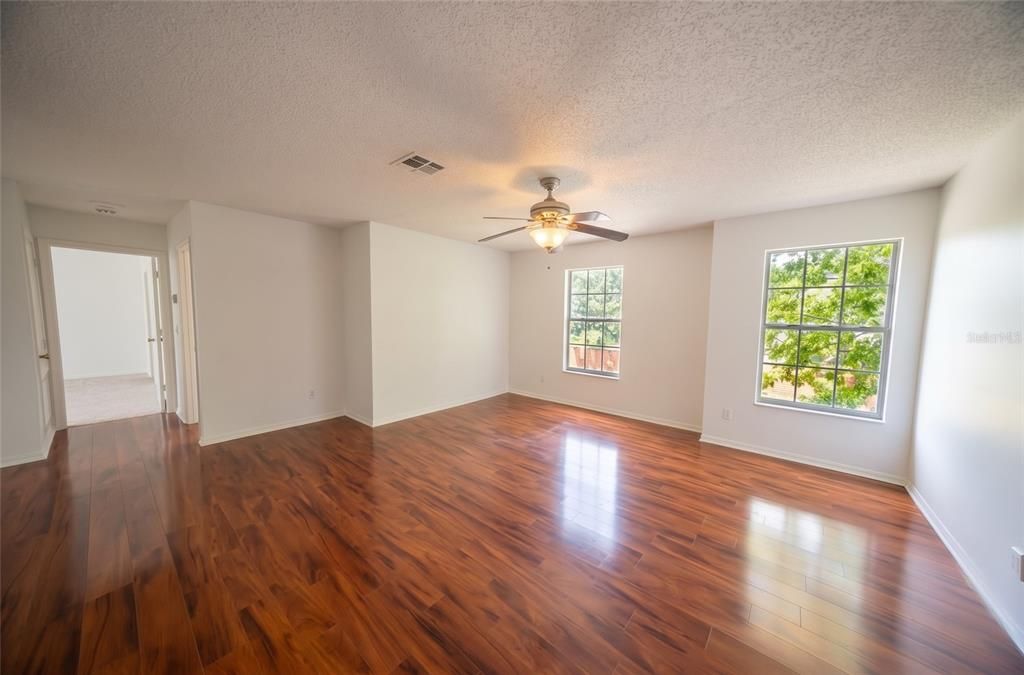 For Sale: $649,000 (5 beds, 2 baths, 3064 Square Feet)