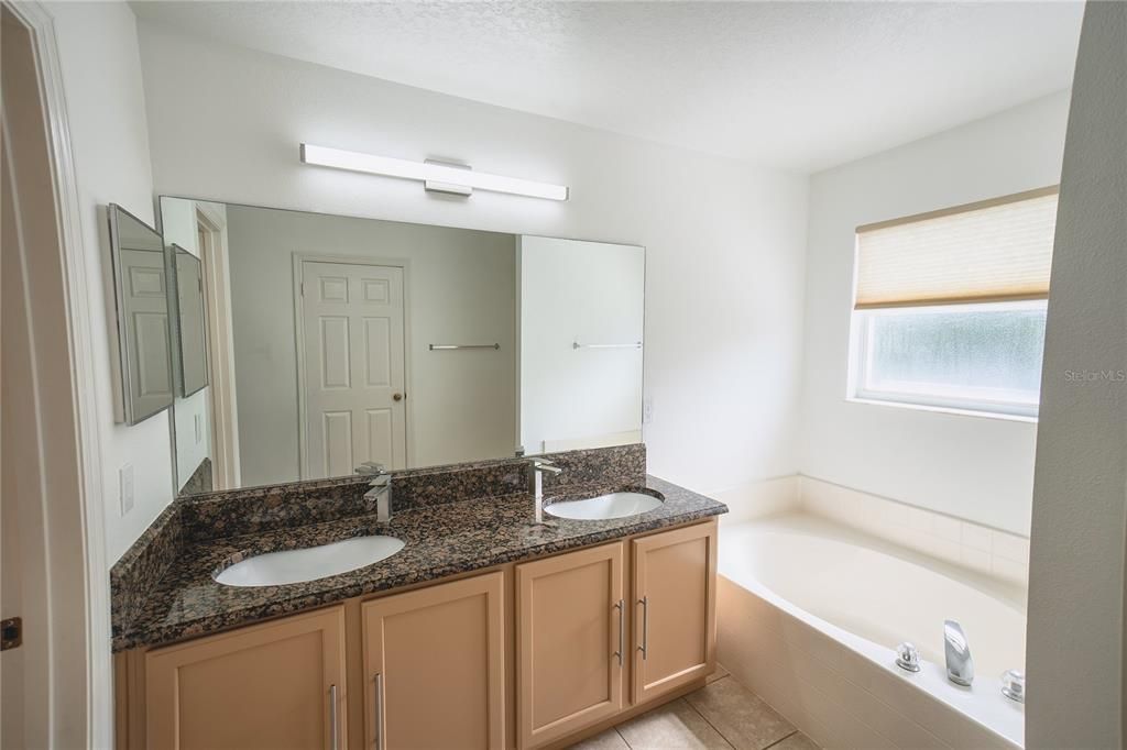 For Sale: $649,000 (5 beds, 2 baths, 3064 Square Feet)