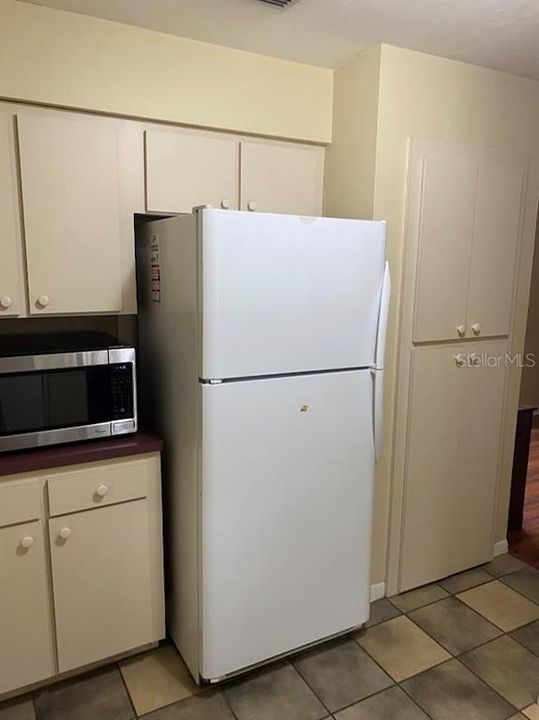 For Rent: $1,975 (3 beds, 2 baths, 1394 Square Feet)