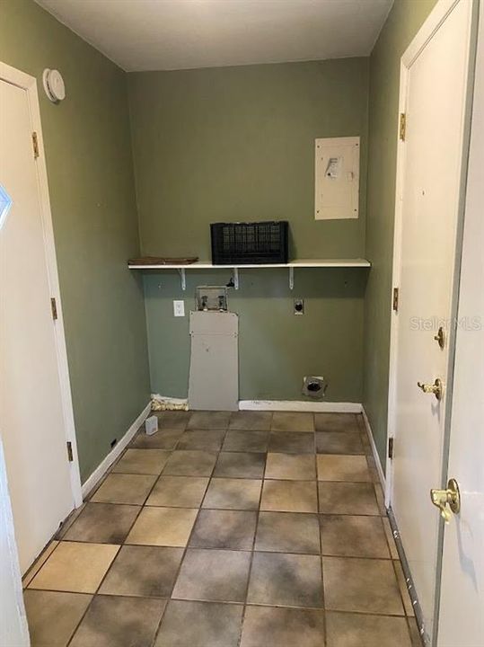For Rent: $1,975 (3 beds, 2 baths, 1394 Square Feet)
