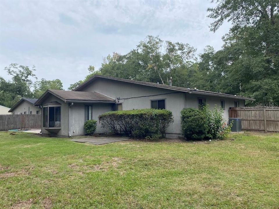 For Rent: $1,975 (3 beds, 2 baths, 1394 Square Feet)