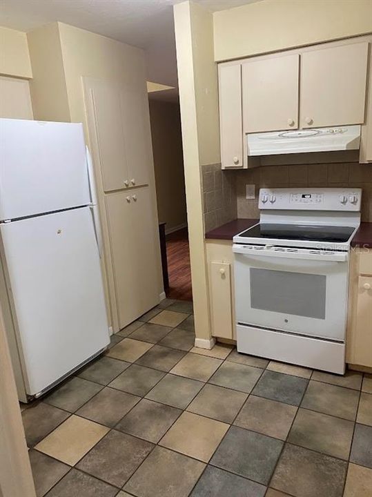 For Rent: $1,975 (3 beds, 2 baths, 1394 Square Feet)