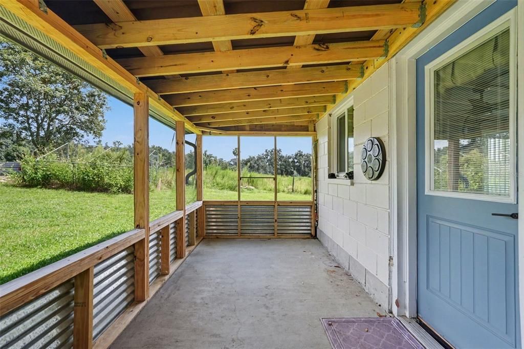 For Sale: $380,000 (3 beds, 3 baths, 1719 Square Feet)