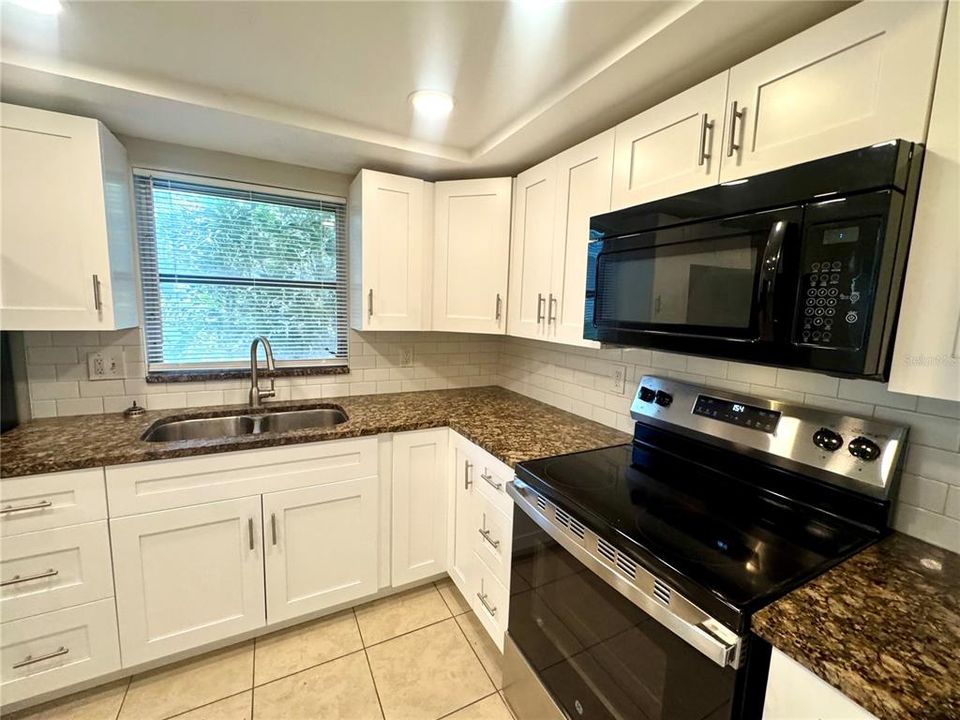 For Rent: $1,750 (2 beds, 2 baths, 1165 Square Feet)