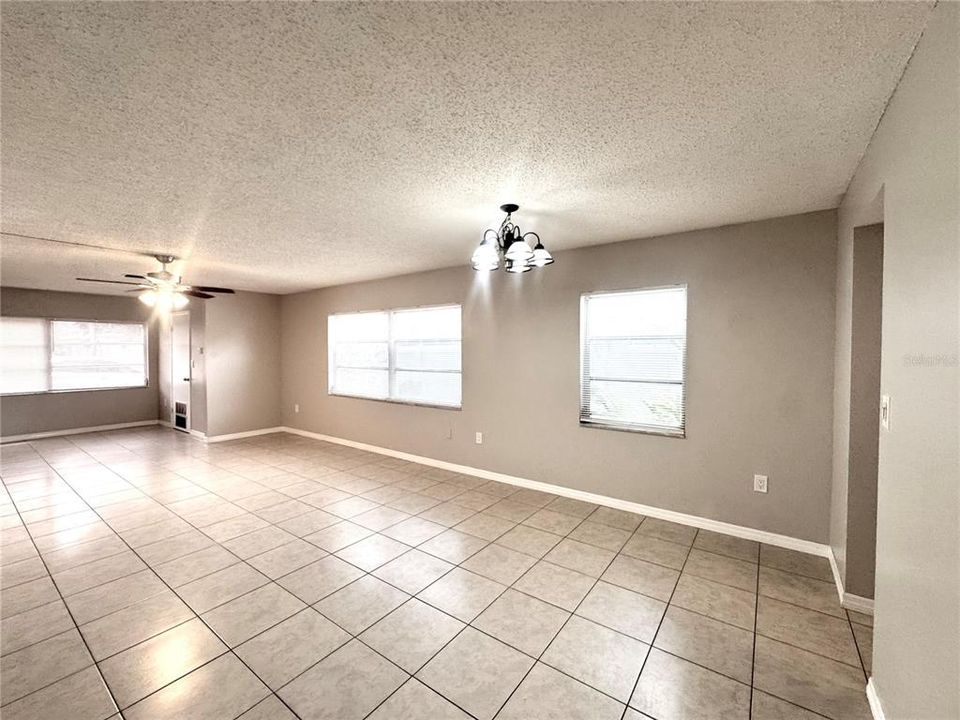 For Rent: $1,750 (2 beds, 2 baths, 1165 Square Feet)