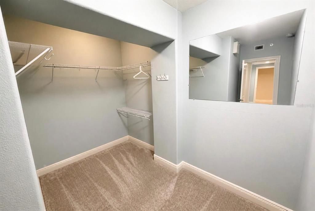 En Venta: $399,900 (2 camas, 2 baños, 2297 Pies cuadrados)