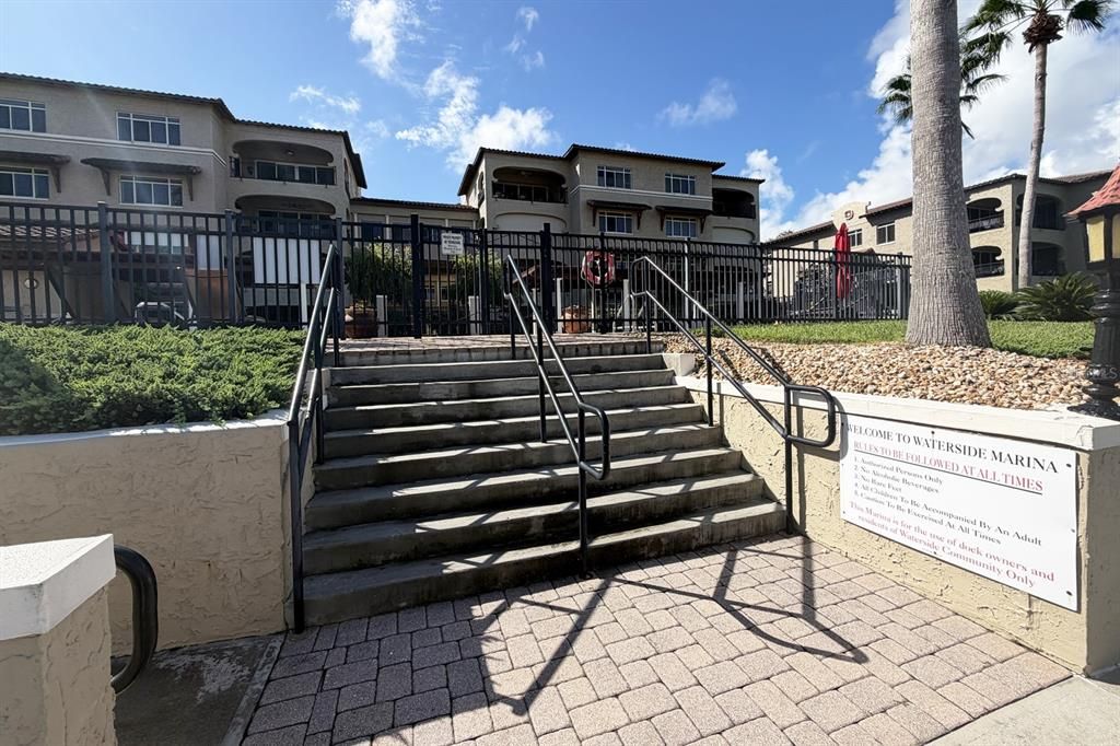 En Venta: $399,900 (2 camas, 2 baños, 2297 Pies cuadrados)