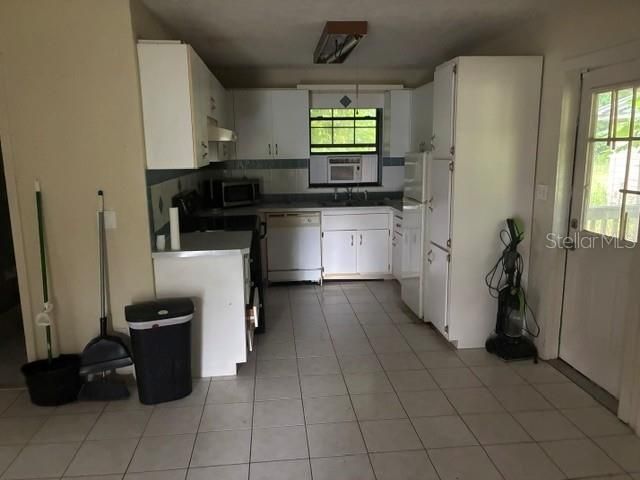 For Sale: $249,000 (0 beds, 0 baths, 729 Square Feet)