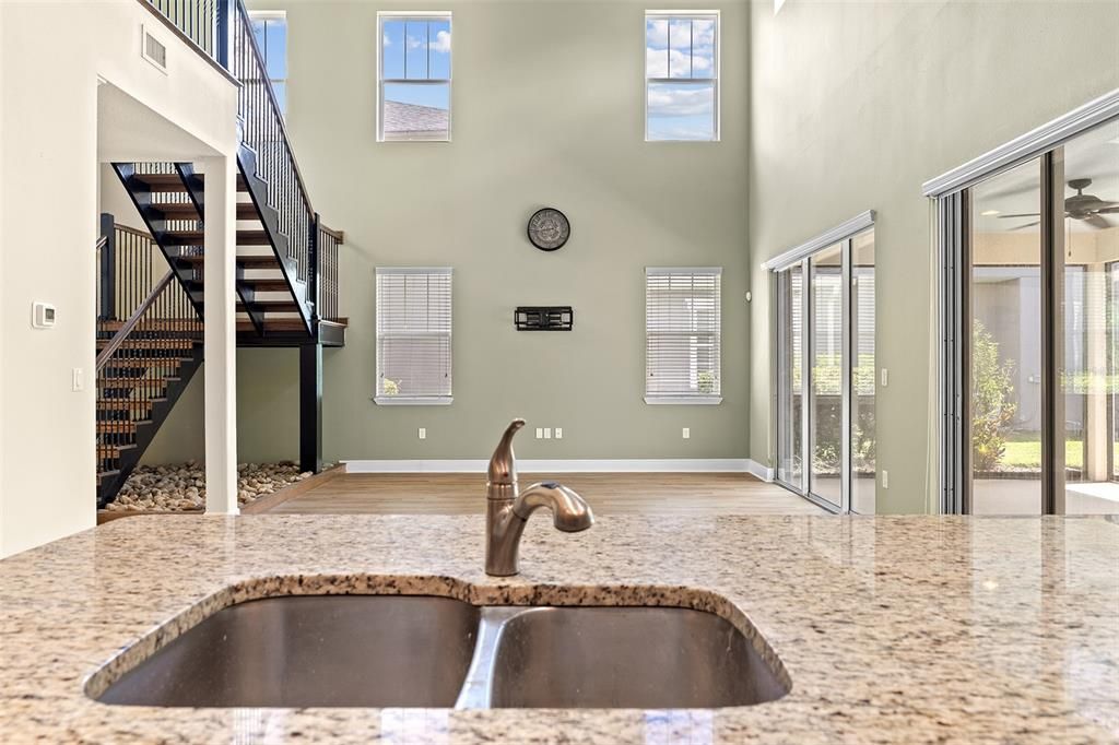 En Venta: $499,900 (4 camas, 2 baños, 3077 Pies cuadrados)