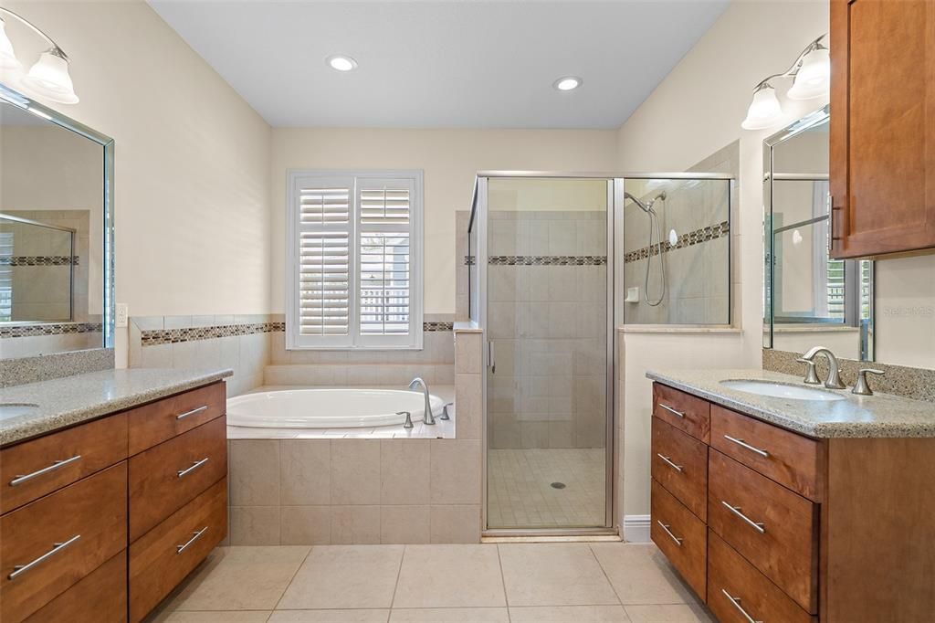 En Venta: $499,900 (4 camas, 2 baños, 3077 Pies cuadrados)