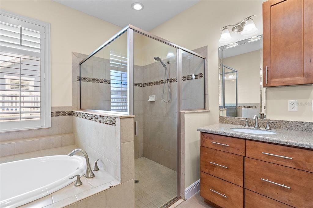 En Venta: $499,900 (4 camas, 2 baños, 3077 Pies cuadrados)