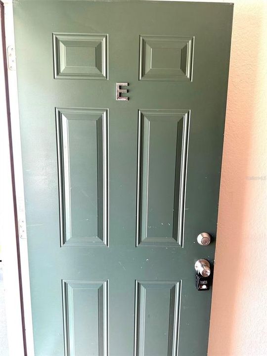 For Rent: $1,175 (2 beds, 1 baths, 808 Square Feet)