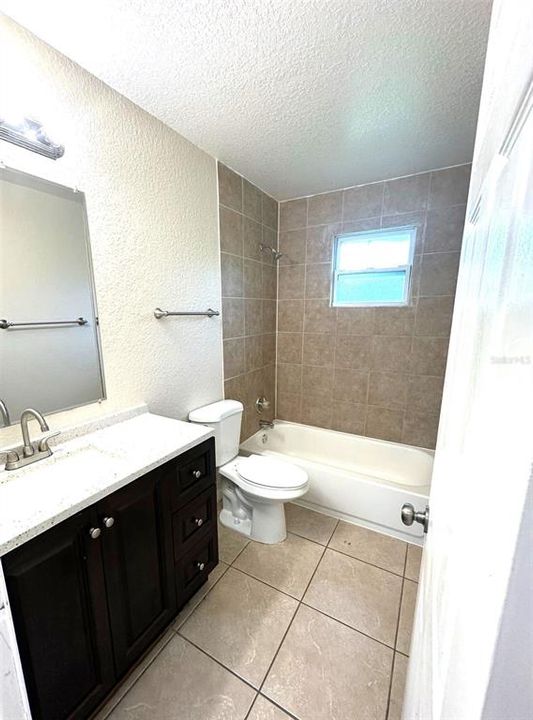 For Rent: $1,175 (2 beds, 1 baths, 808 Square Feet)