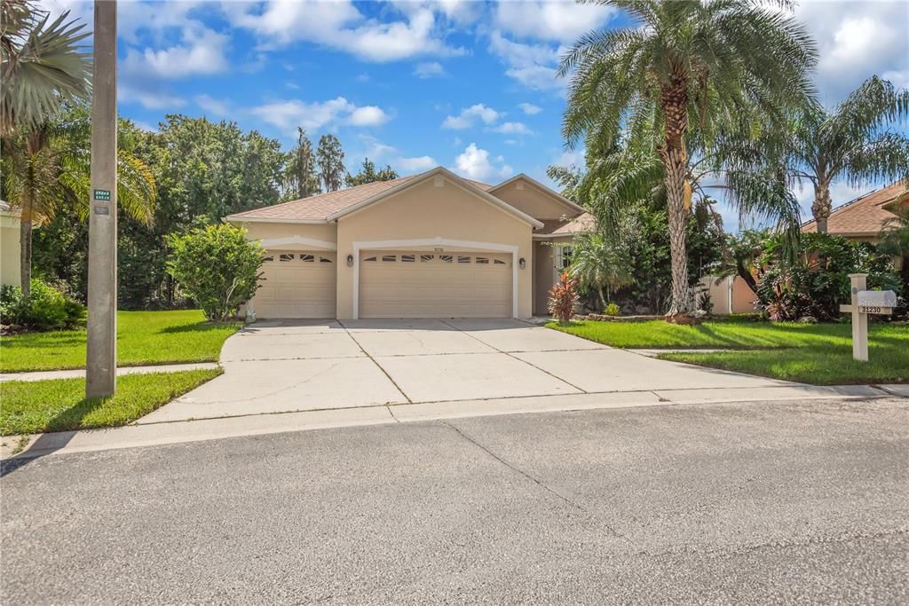 For Sale: $460,000 (4 beds, 3 baths, 2162 Square Feet)