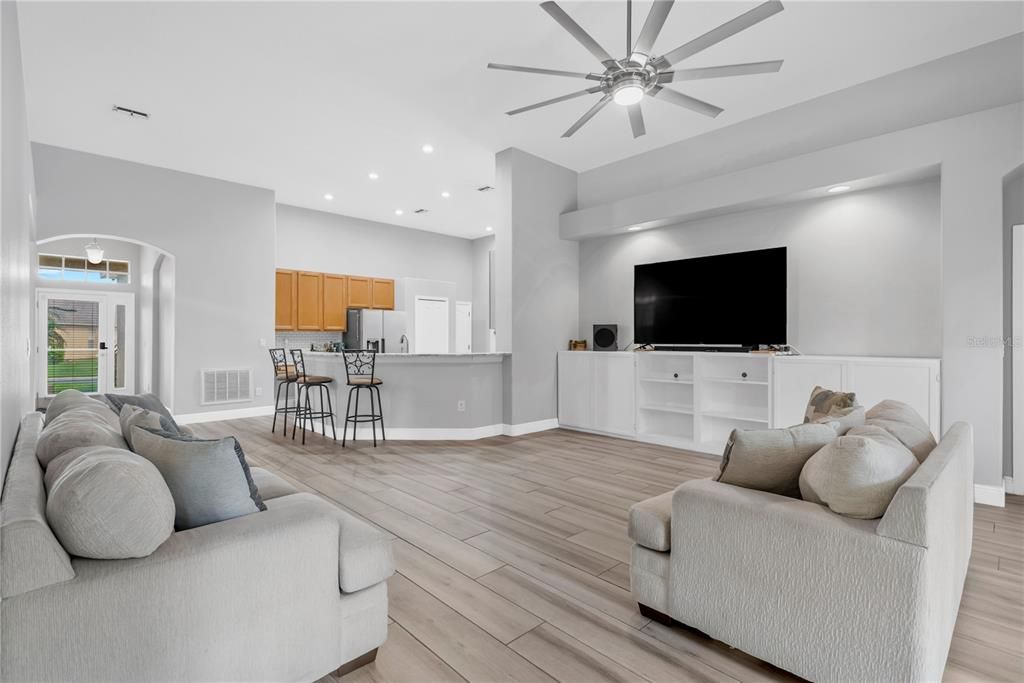 For Sale: $460,000 (4 beds, 3 baths, 2162 Square Feet)