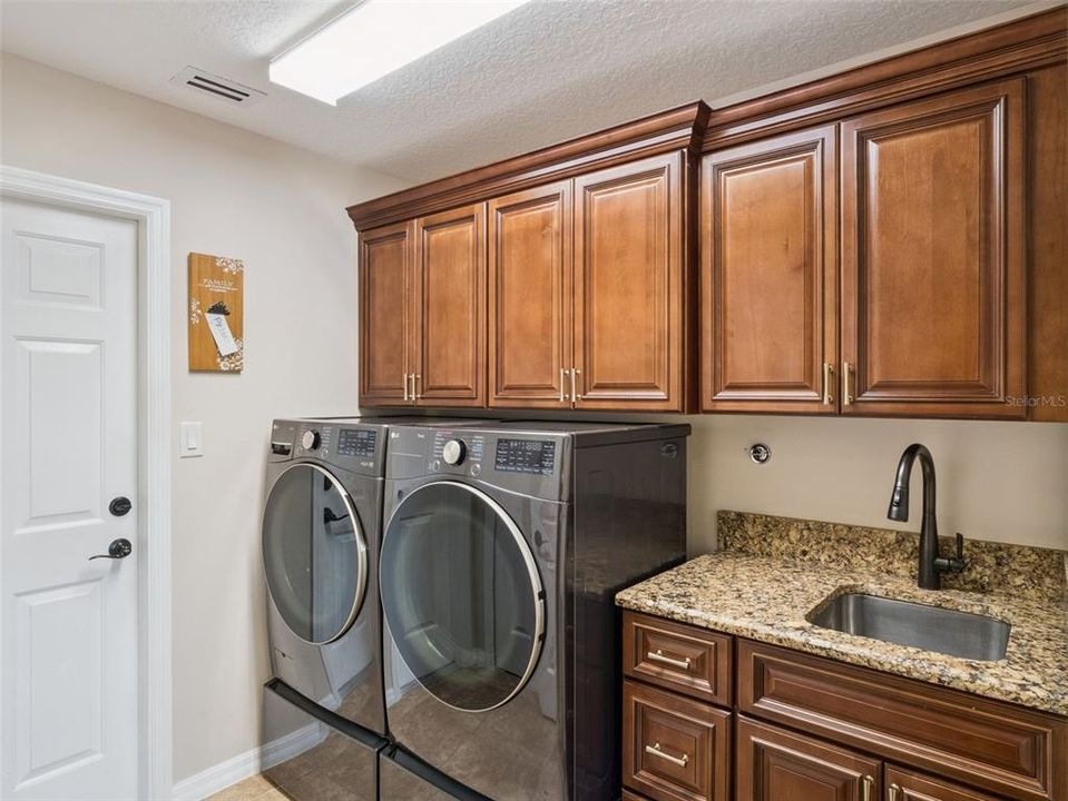 For Sale: $415,000 (3 beds, 2 baths, 2126 Square Feet)
