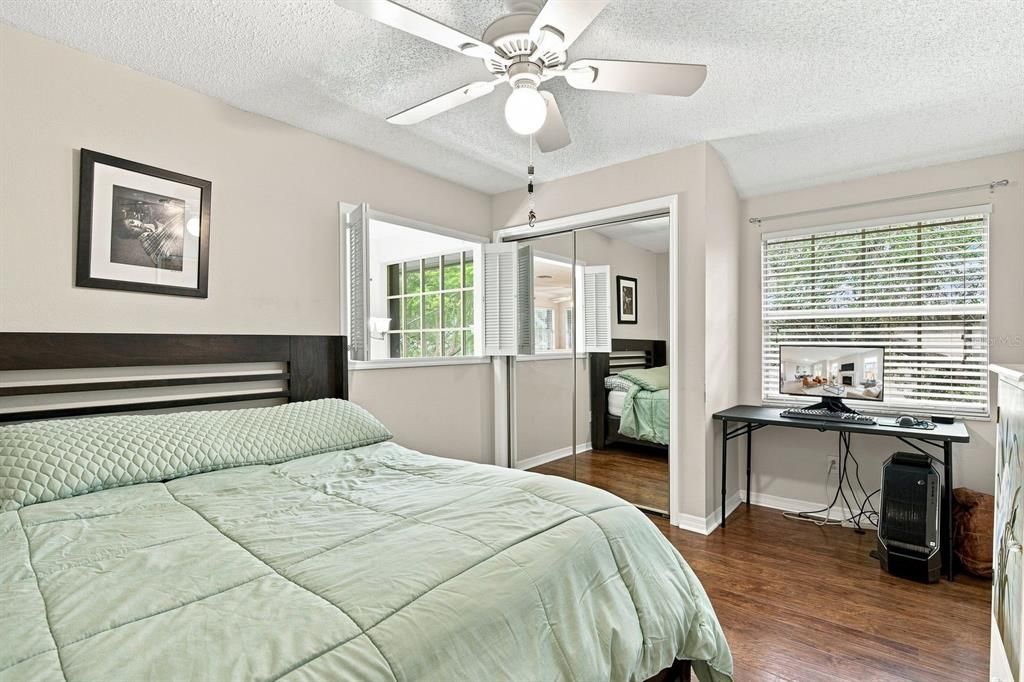 For Sale: $300,000 (2 beds, 2 baths, 1353 Square Feet)